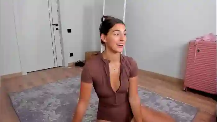 2025/10/15/chaturbate-lynn_jackson-09-05-38