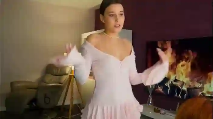 2025/10/17/chaturbate-sexxxsirens-09-46-01