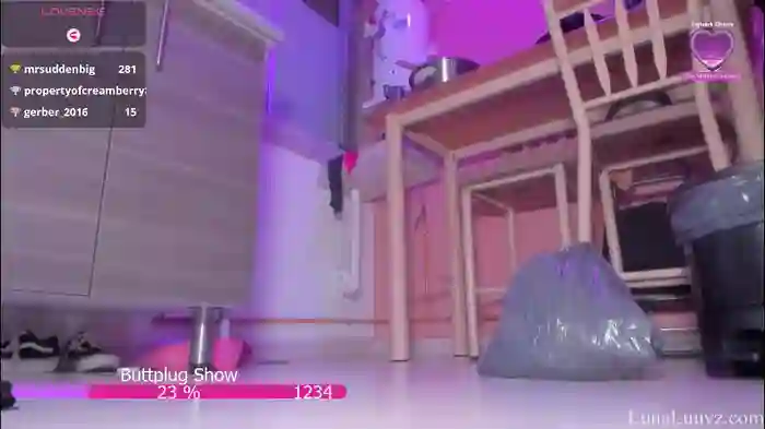 2025/10/17/chaturbate-luna_luuvz-03-19-37