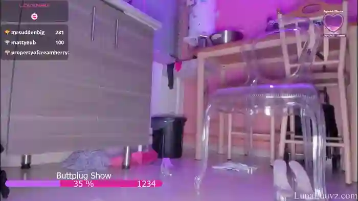 2025/10/17/chaturbate-luna_luuvz-05-15-36