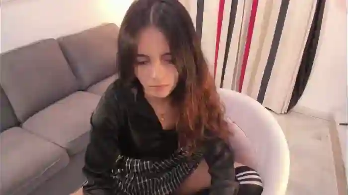 2025/10/17/chaturbate-raychell_black-18-49-28