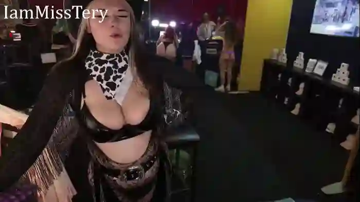 2025/10/18/chaturbate-iammisstery-00-36-12
