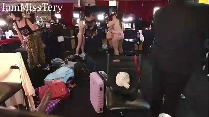 2025/10/18/chaturbate-iammisstery-02-14-14