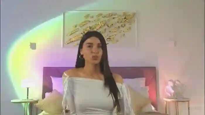 2025/10/18/chaturbate-violetta_finch-14-46-59
