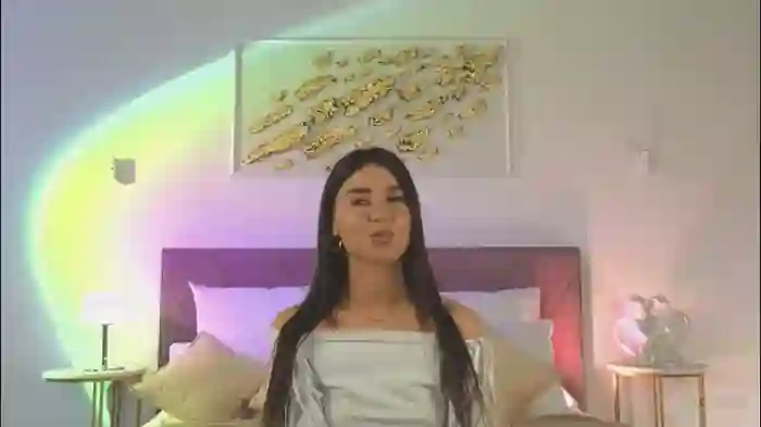 2025/10/18/chaturbate-violetta_finch-16-11-58