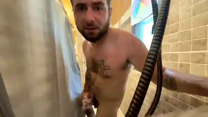 2025/10/18/chaturbate-daddydic120402-16-11-27