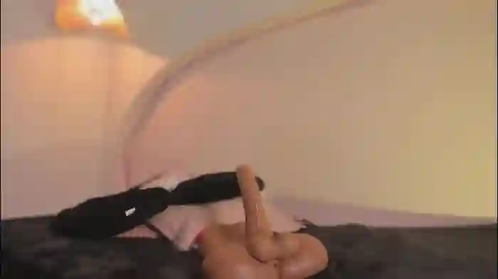 2025/10/19/chaturbate-katiepeach_-14-57-32