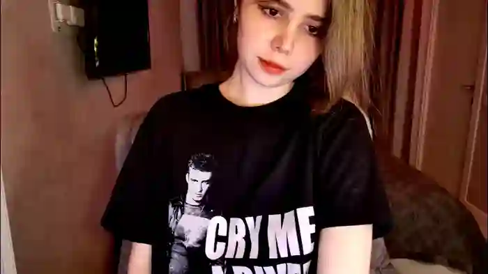 2025/10/19/chaturbate-tripleprinces-19-00-04