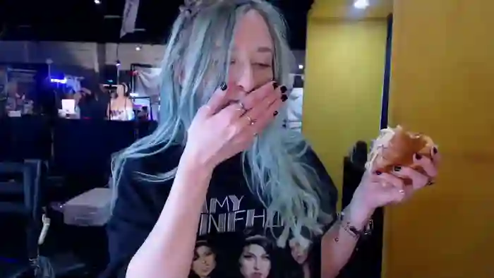 2025/10/19/chaturbate-anthsplace-00-36-04