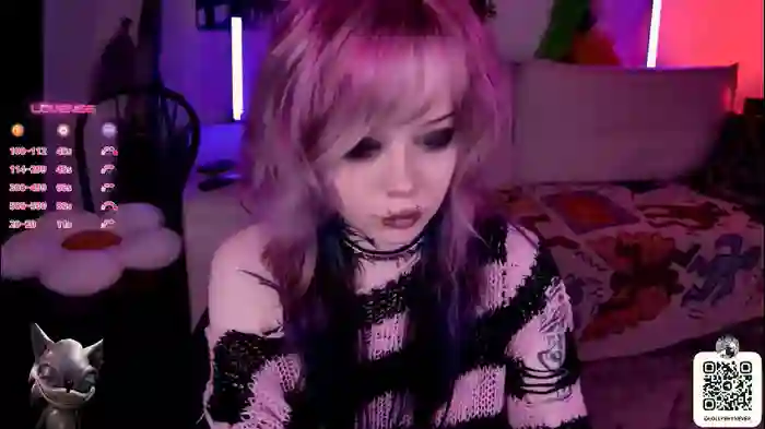 2025/10/20/chaturbate-_lollyshy_-18-15-20