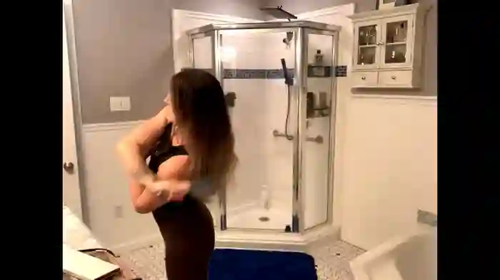2025/10/20/chaturbate-intothewoodswego-15-55-19