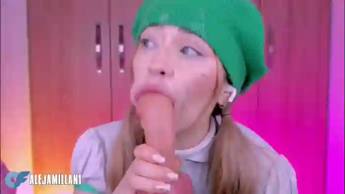2025/10/21/chaturbate-alejamillan1-06-42-28