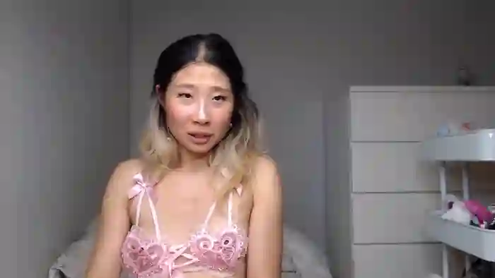 2025/10/21/chaturbate-jiwooe-01-00-47