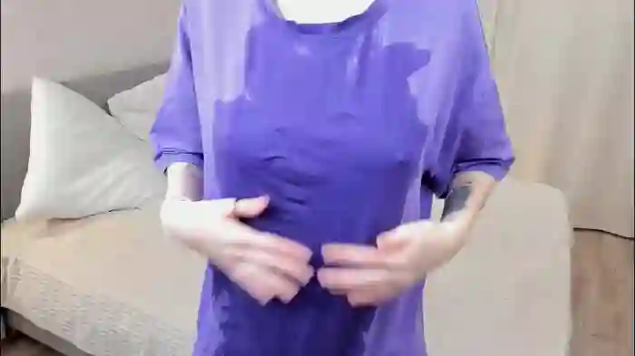 2025/10/21/chaturbate-katinatonge-12-50-37