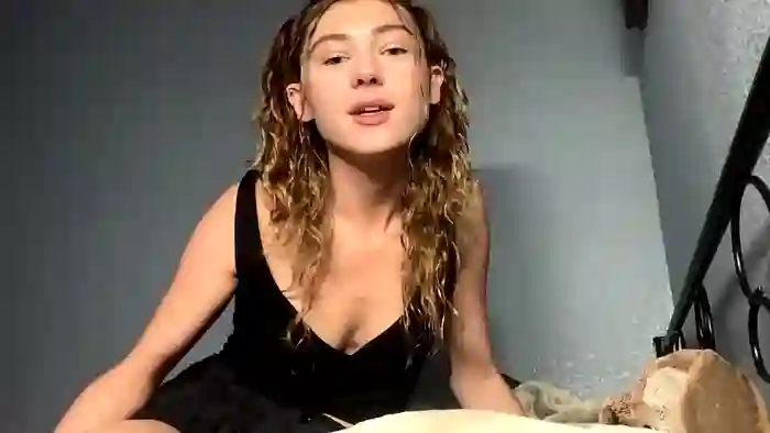 2025/10/21/chaturbate-lil_luca-01-31-51