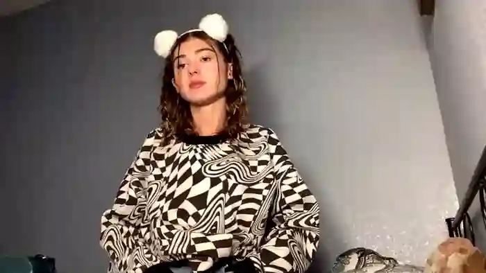 2025/10/21/chaturbate-lil_luca-08-06-21
