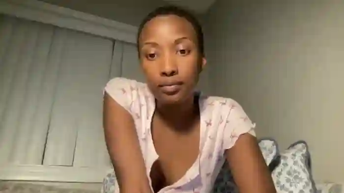 2025/10/21/chaturbate-littleflow3r-03-23-46