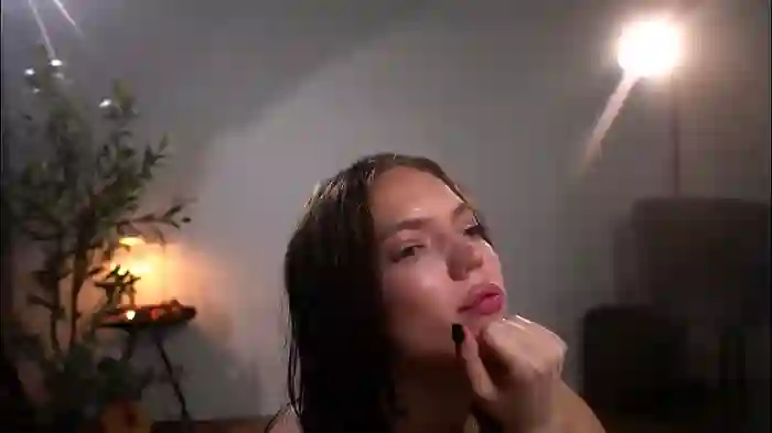 2025/10/21/chaturbate-shiningstarrr-08-35-47