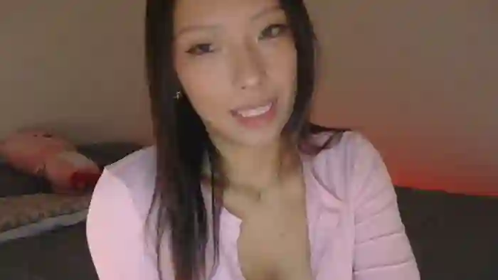 2025/10/21/chaturbate-vivianwinters-22-54-38