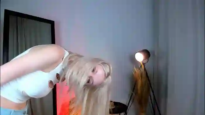 2025/10/22/chaturbate-cassie_palmer-10-23-22