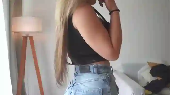 2025/10/22/chaturbate-donnna19-13-54-10