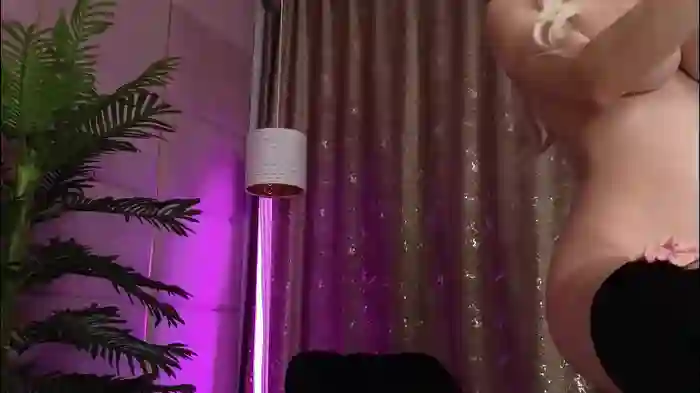 2025/10/22/chaturbate-eleineblue-02-53-19