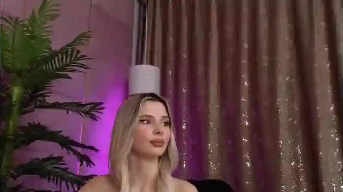 2025/10/22/chaturbate-eleineblue-03-20-41