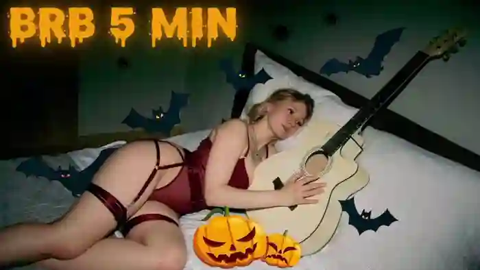 2025/10/22/chaturbate-emilyhewell-06-34-06