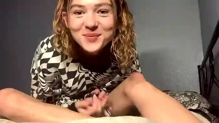 2025/10/22/chaturbate-lil_luca-04-21-42
