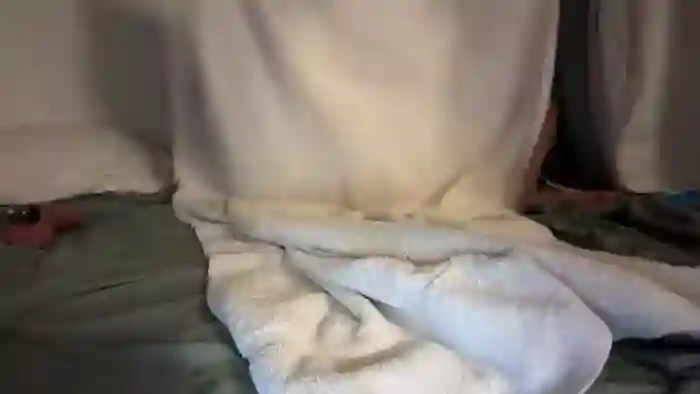 2025/10/22/chaturbate-little_lies-01-11-28