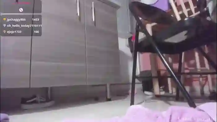 2025/10/22/chaturbate-luna_luuvz-06-33-27