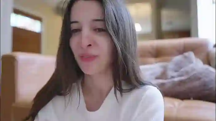 2025/10/22/chaturbate-rosykindred-17-50-08