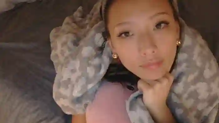 2025/10/22/chaturbate-vivianwinters-08-50-56