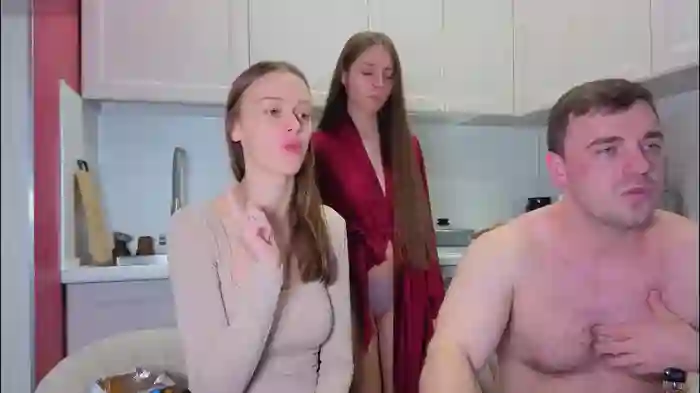 2025/10/23/chaturbate-ihavepaws33-13-28-09