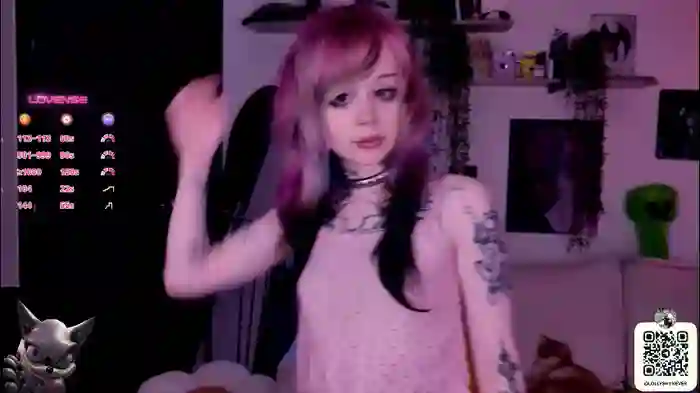 2025/10/23/chaturbate-_lollyshy_-15-18-48