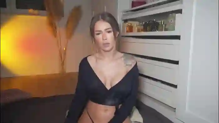 2025/10/23/chaturbate-hotbella_-18-29-46