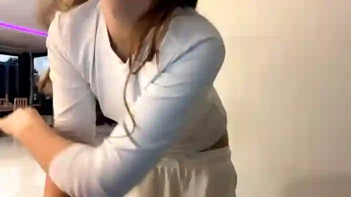 2025/10/23/chaturbate-nyconik-15-28-41