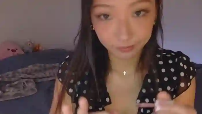 2025/10/23/chaturbate-vivianwinters-01-45-56