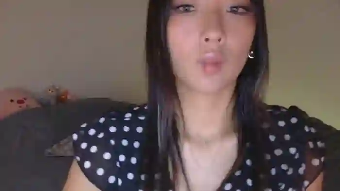 2025/10/23/chaturbate-vivianwinters-06-44-27