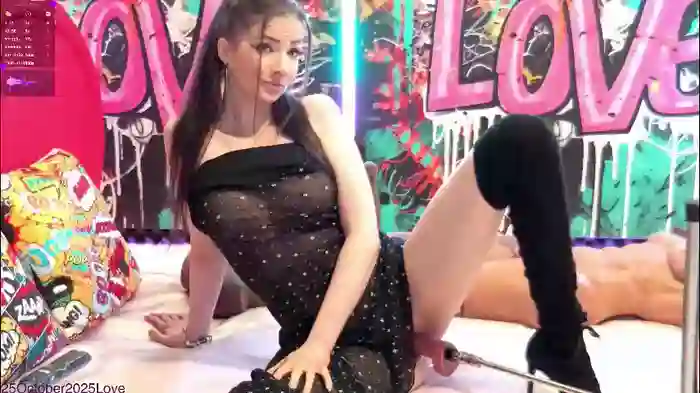 2025/10/25/chaturbate-vanessa_love-16-07-35