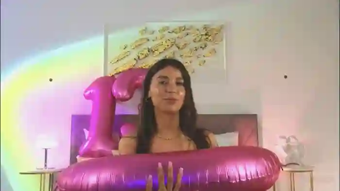 2025/10/25/chaturbate-violetta_finch-18-52-49