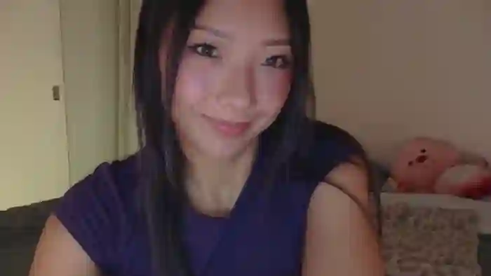 2025/10/25/chaturbate-vivianwinters-07-47-39