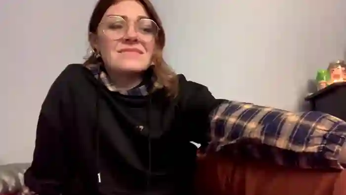 2025/10/27/chaturbate-intothewoodswego-01-57-37