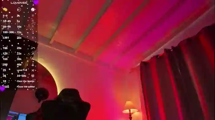 2025/10/27/chaturbate-laura_hills18-14-54-24