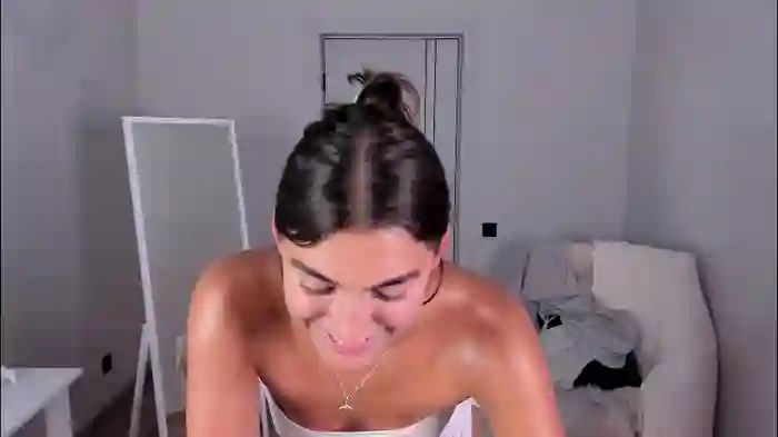 2025/10/28/chaturbate-lynn_jackson-09-43-04