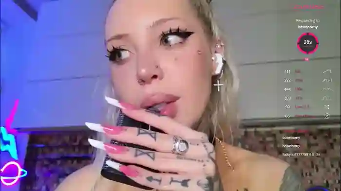 2025/11/11/chaturbate-2badforyou-11-52-18