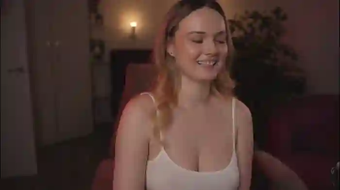 2025/11/11/chaturbate-your_kat-15-48-23