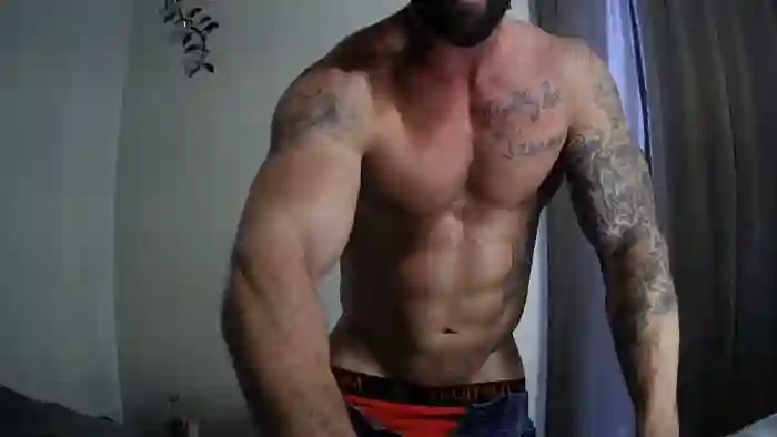 2025/11/11/chaturbate-majordadbod101-17-08-31