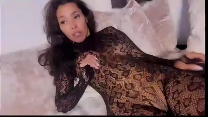 2026/01/01/chaturbate-noirelysia-16-16-56