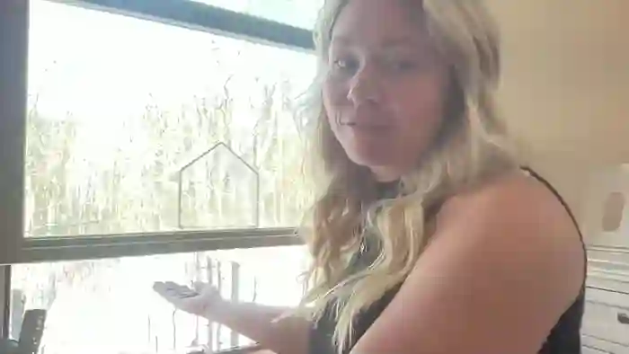 2026/02/02/chaturbate-wisco_woman-18-01-36